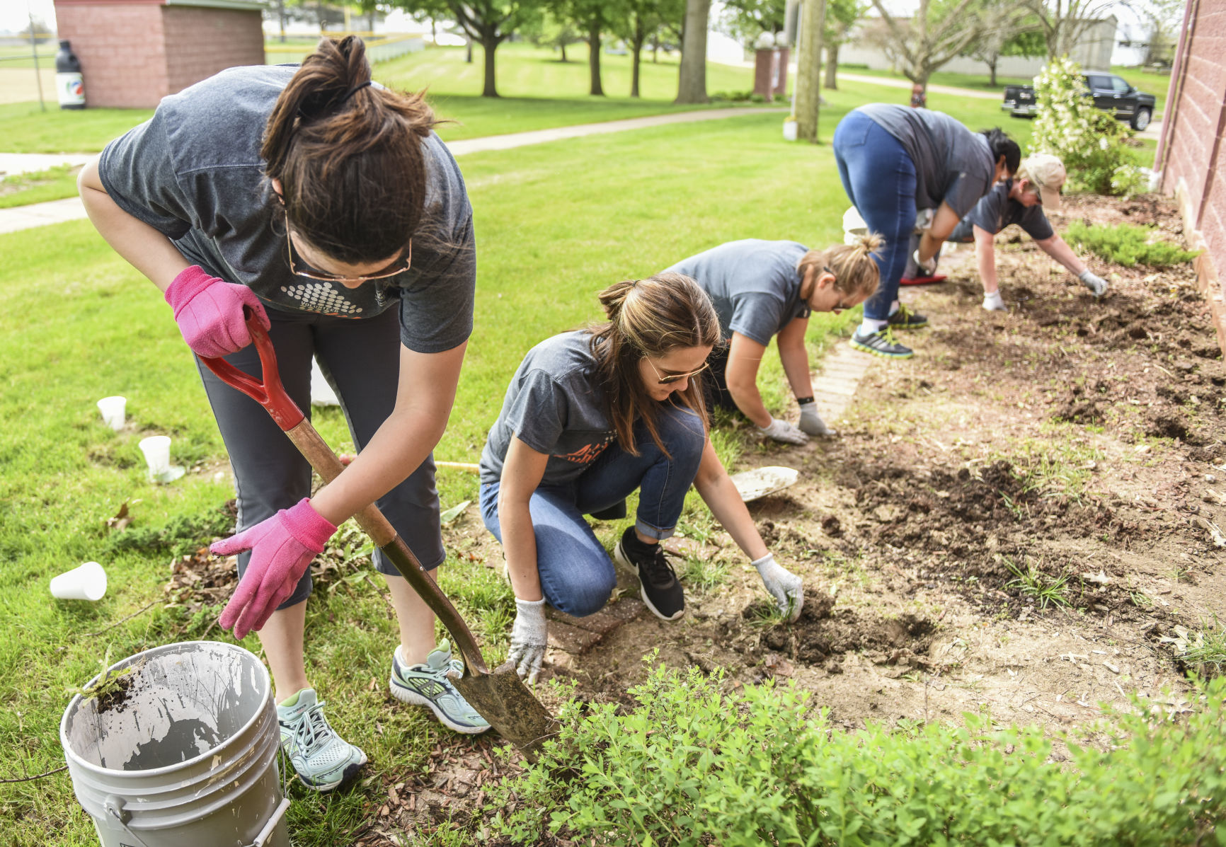 051719-mda-nws-dayofcaring-11.jpg
